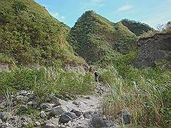 Mount Pinatubo - hoe hoger op de berg, hoe meer begroeiing