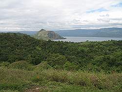 Taal vulkaan - uitzicht over het landschap