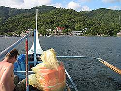 Taal meer - met de boot terug naar de wal