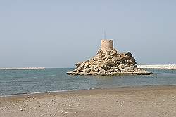 Qurayyat - eilandje met toren
