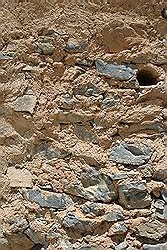 Misfah - de muren zijn gemaakt van natuurstenen met leem ertussen