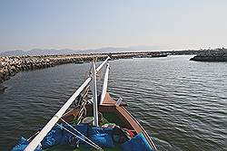 Musandam - boottocht; binnenvaren van de haven van Dibba