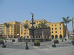 Lima - het oude centrum; 'Plaza de Armas'