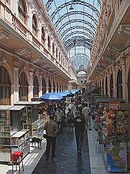 Lima - het oude centrum; winkelstraatje
