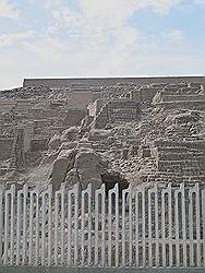Lima - de wijk Miraflores; een 1400 jaar oude piramide