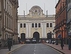 Lima - het oude centrum; Desamparados, het oude station