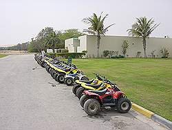 Rit door de woestijn met een quad - Quad verhuur bij het Sealine Beach Resort