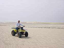 Rit door de woestijn met een quad