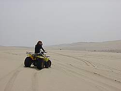 Rit door de woestijn met een quad