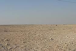 Landschap langs de weg tussen Al Zubarah en Dukhan