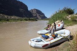 Big Bend National Park - aankomst Rafters na een tocht van 6 uur (weinig water in de rivier, dus weinig stroming en lange vaartijd)