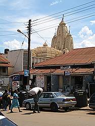 Kampala - de hoofdstad van Uganda; Hindoestaanse tempel