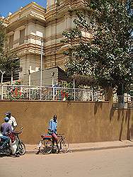 Kampala - de hoofdstad van Uganda; Hindoestaanse tempel