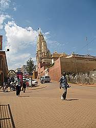 Kampala - de hoofdstad van Uganda; Hindoestaanse tempel