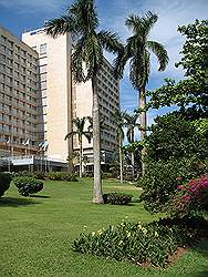 Sheraton hotel Kampala - mooie tuinen rond het hotel
