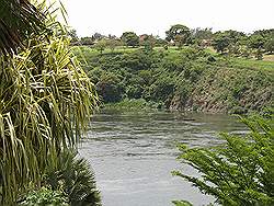 Jinja: source of the nile - de rivier