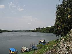 Jinja: source of the nile - de rivier
