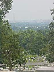 Arlington cemetary - uitzicht bij Arlington House, met de stad op de achtergrond