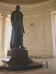 Het Jefferson Memorial - het standbeeld van Jefferson in het midden van het gebouw