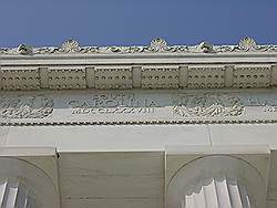 Het Lincoln Memorial - pilaren met de namen van de staten erboven