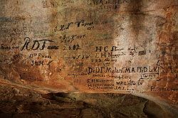 Cederberg - Stadsaal grotten; vele erg oude inscripties 